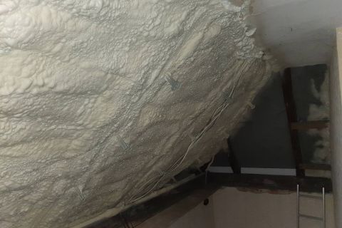 Izolace obytného pokroví měkkou PUR pěnou